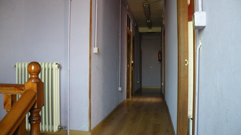 Albergue La Estacion Лянес Екстериор снимка
