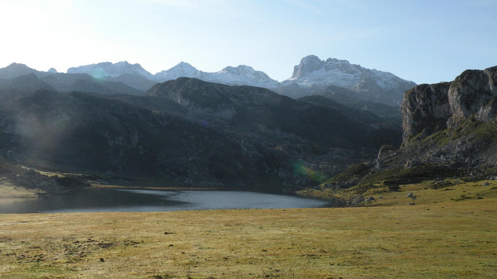 Albergue La Estacion Лянес Екстериор снимка