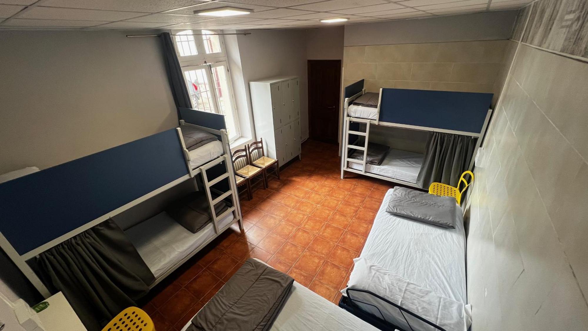 Albergue La Estacion Лянес Екстериор снимка