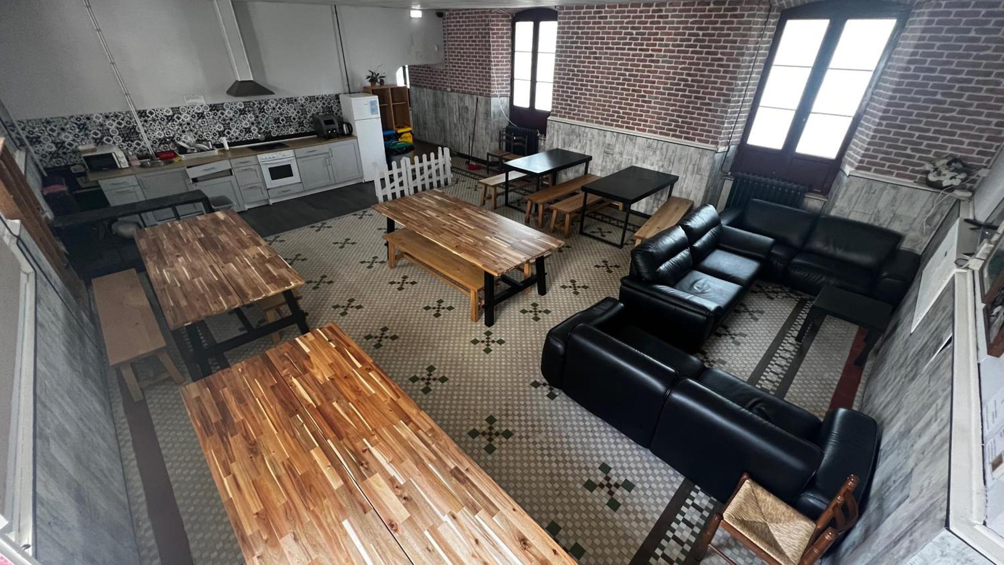 Albergue La Estacion Лянес Екстериор снимка