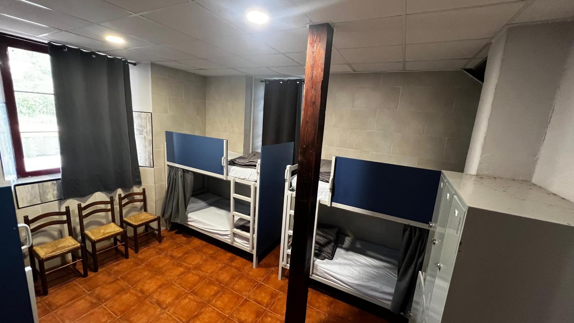 Albergue La Estacion Лянес Екстериор снимка