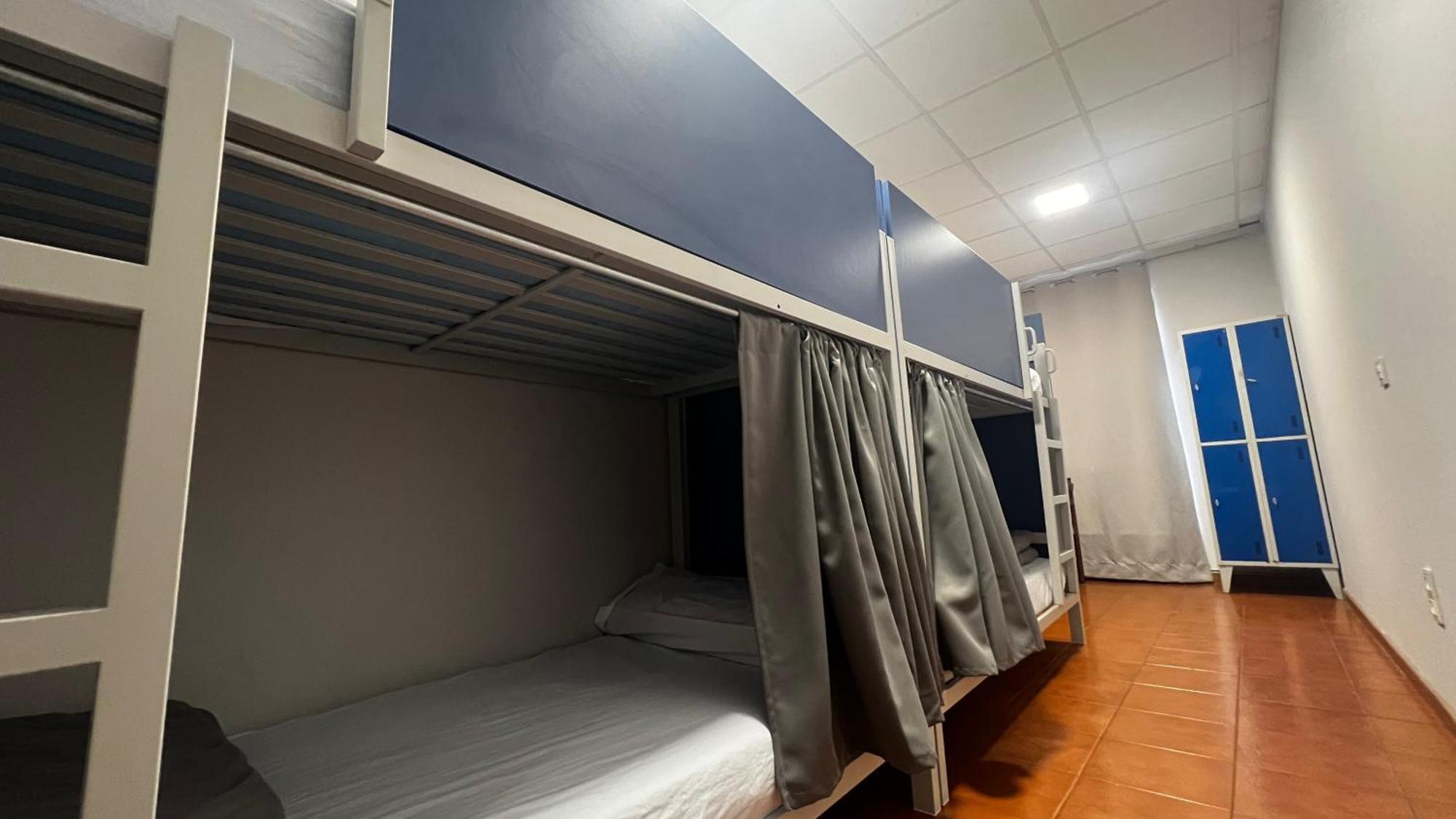 Albergue La Estacion Лянес Екстериор снимка
