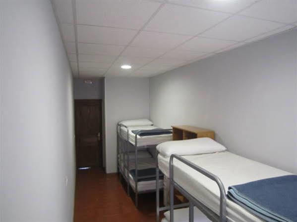 Albergue La Estacion Лянес Екстериор снимка