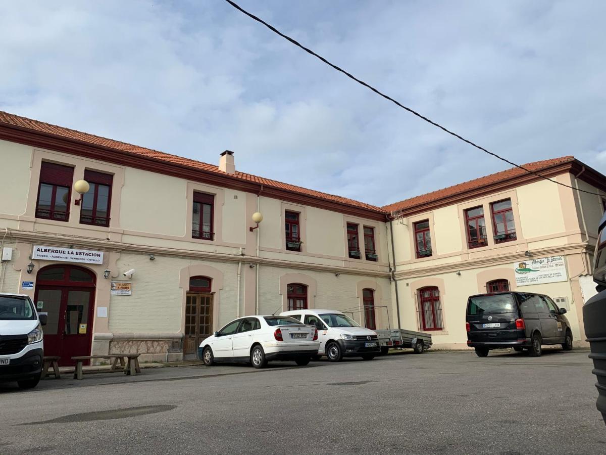 Albergue La Estacion Лянес Екстериор снимка