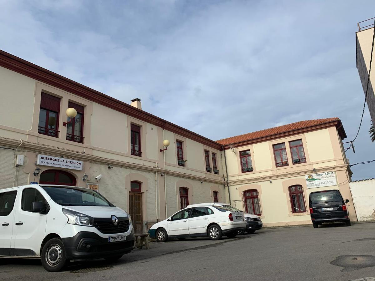 Albergue La Estacion Лянес Екстериор снимка